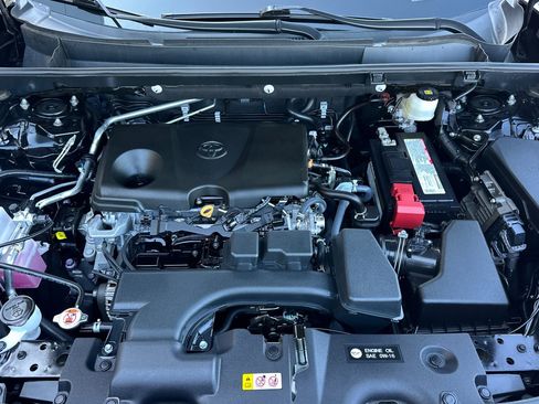 Used 2022 Toyota RAV4 LE image 25