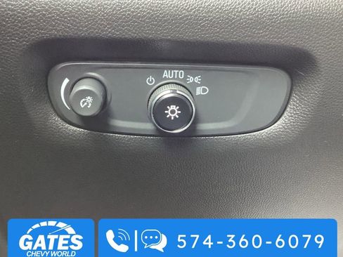 Used 2023 Chevrolet Traverse LT w/ LT Premium Package image 28