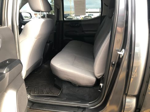 Certified 2022 Toyota Tacoma SR image 24
