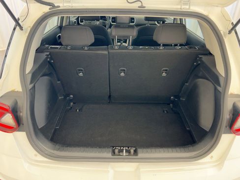 Used 2022 Hyundai Venue SEL image 31