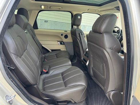 Used 2016 Land Rover Range Rover Sport HSE image 28
