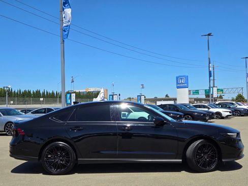 Used 2025 Honda Accord SE image 8