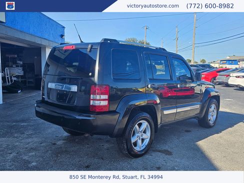 Used 2011 Jeep Liberty Limited w/ Comfort/Convenience Group image 4