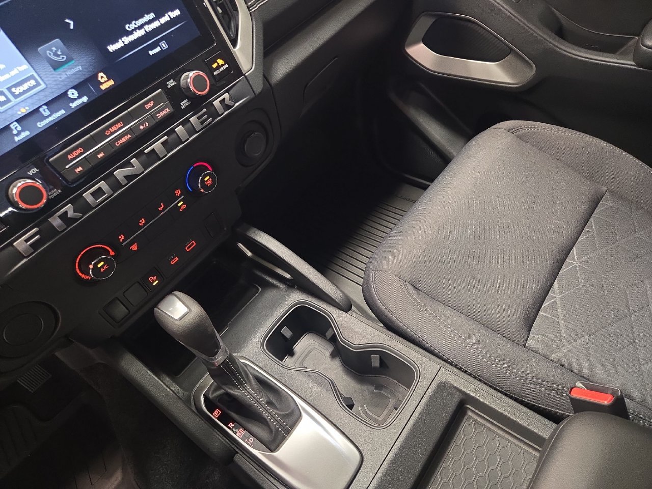 Certified 2025 Nissan Frontier SV RWD image 22