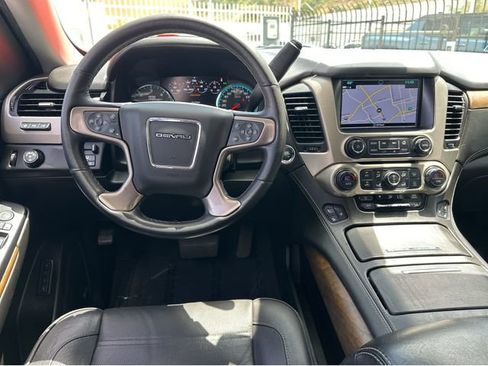 Used 2020 GMC Yukon XL Denali RWD image 5