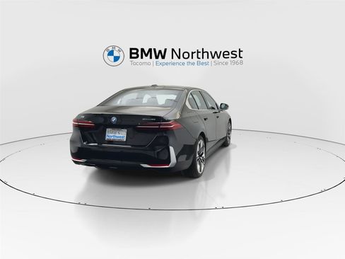 Used 2026 BMW i5 eDrive40 image 2