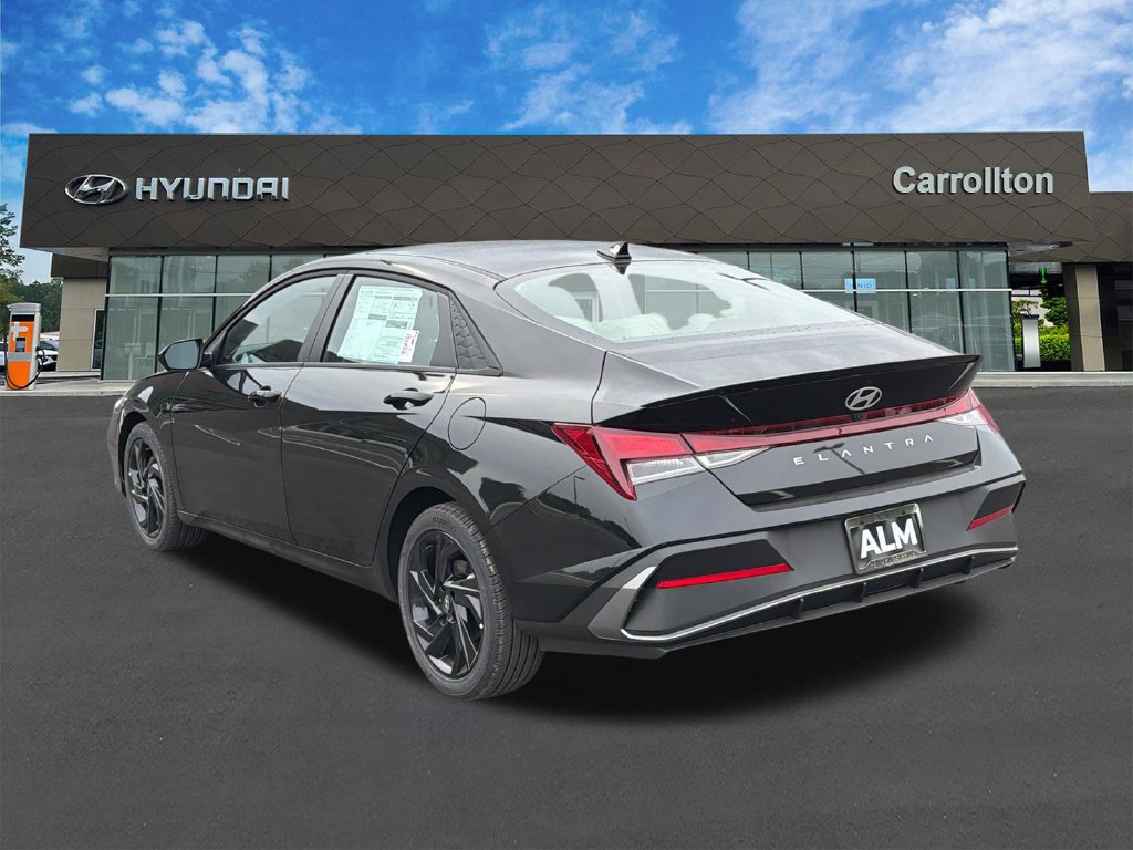 New 2026 Hyundai Elantra SEL Sport FWD image 8