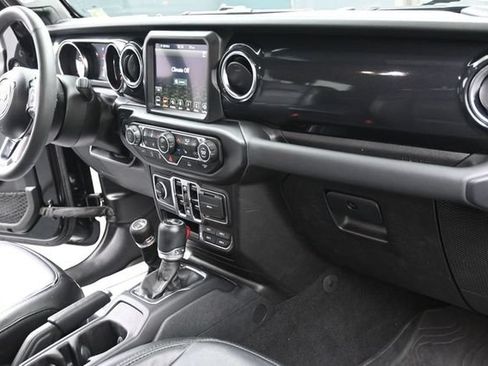 Used 2023 Jeep Wrangler Unlimited Sahara AWD/4WD image 29