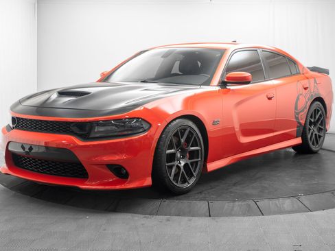 Used 2017 Dodge Charger R/T Scat Pack w/ Beats Audio Group RWD image 7