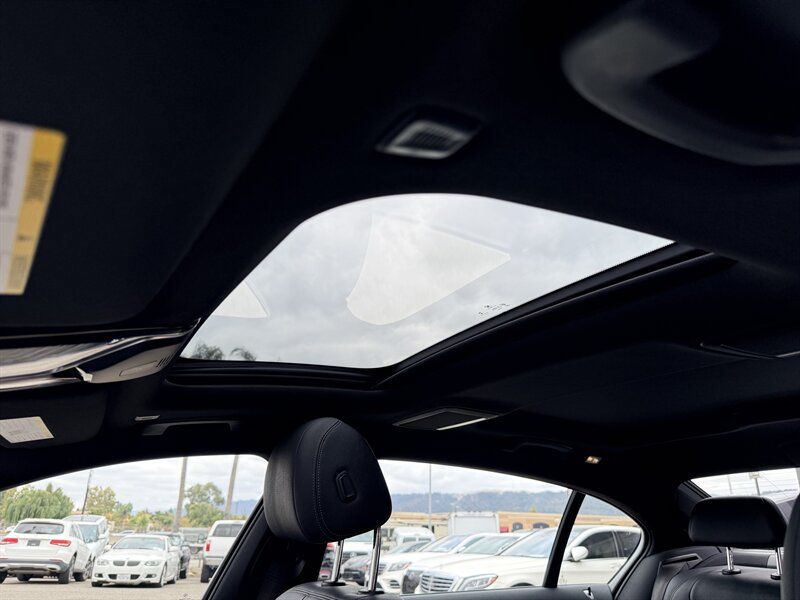 Used 2019 BMW 740i w/ M Sport Package RWD image 20