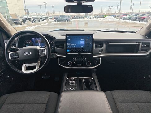 Used 2024 Ford Expedition Max XLT image 12