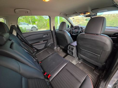 Used 2025 Nissan Rogue SV AWD/4WD image 43