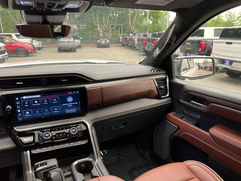 Used 2024 GMC Sierra 1500 Denali Ultimate AWD/4WD image 34