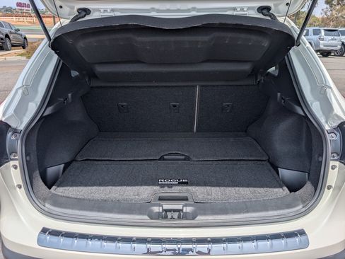 Used 2019 Nissan Rogue Sport SV FWD image 9