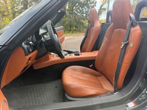 Used 2006 MAZDA MX-5 Miata Grand Touring w/ Premium Pkg image 7