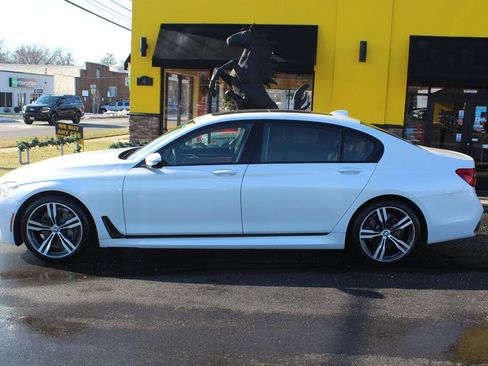 Used 2019 BMW 740i w/ Executive Package image 30