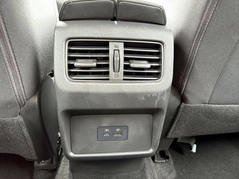 Used 2021 Nissan Rogue SV AWD/4WD image 27