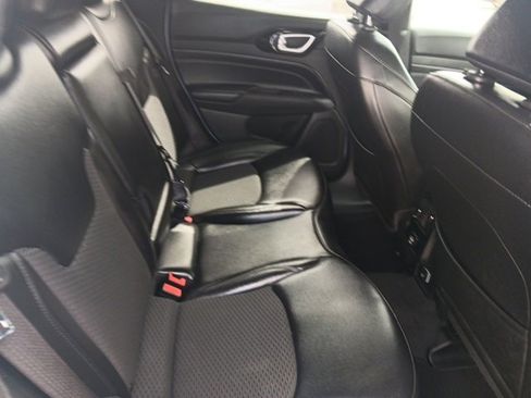 Used 2022 Jeep Compass Latitude image 19