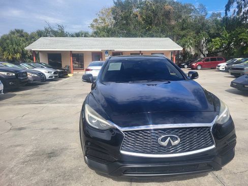 Used 2017 INFINITI QX30 AWD image 43