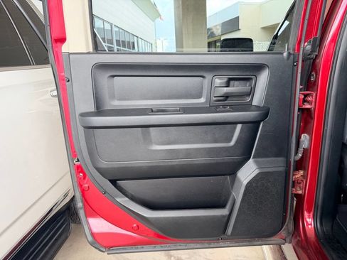 Used 2014 RAM 1500 Express RWD image 21