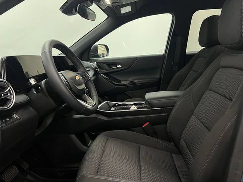 Used 2025 Chevrolet Equinox LT FWD image 12