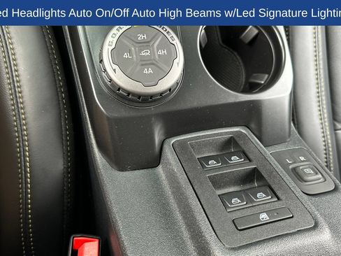 Certified 2025 Ford Bronco Badlands AWD/4WD image 34