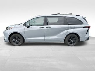 Used 2025 Toyota Sienna XLE Woodland Edition AWD/4WD video 2