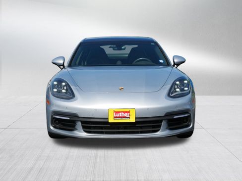 Used 2018 Porsche Panamera 4 image 2