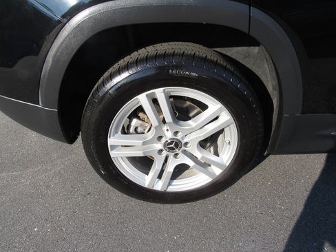 Used 2023 Mercedes-Benz GLB 250 4MATIC image 16