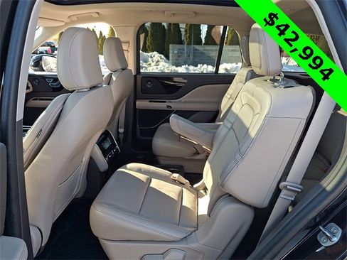 Used 2023 Lincoln Aviator Reserve w/ Equipment Group 201A image 10