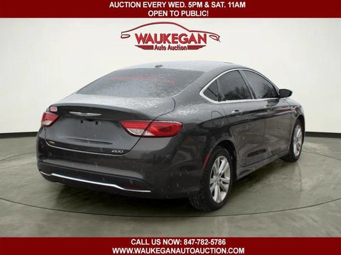 Used 2015 Chrysler 200 Limited w/ Convenience Group image 4