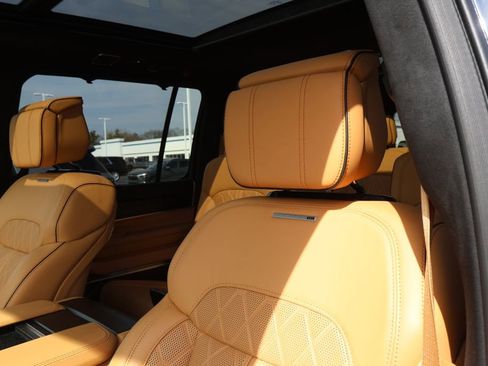 Used 2025 Jeep Grand Wagoneer Series III w/ Quick Order Packagew 28T image 12