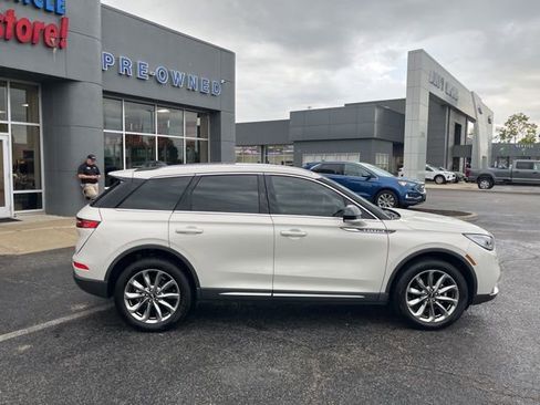 Used 2021 Lincoln Corsair Standard w/ Premium Package image 3