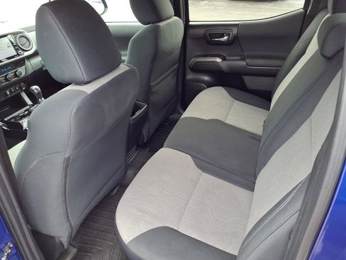 Used 2023 Toyota Tacoma TRD Off-Road image 19