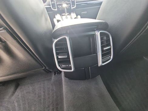 Used 2015 Porsche Cayenne Diesel AWD/4WD image 20