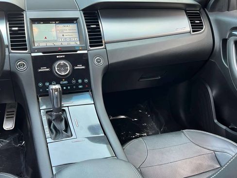 Used 2018 Ford Taurus SHO AWD/4WD image 18