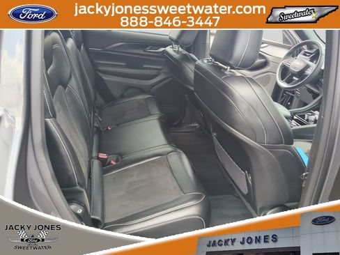 Used 2023 Jeep Grand Cherokee Altitude AWD/4WD image 18