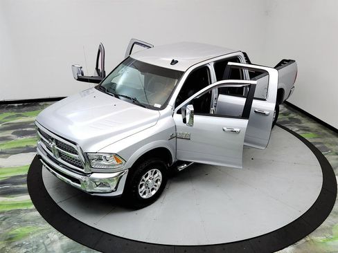 Used 2018 RAM 2500 Laramie AWD/4WD image 32