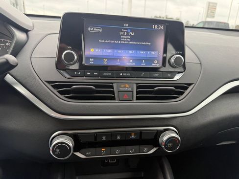 Used 2022 Nissan Altima 2.5 S image 11