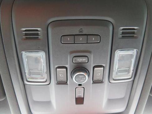 Used 2024 Chevrolet Tahoe Premier AWD/4WD image 21