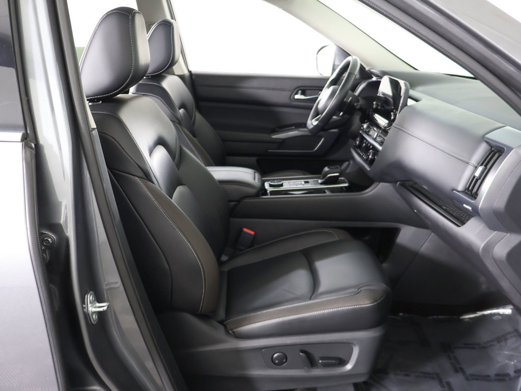 Used 2024 Nissan Pathfinder SL AWD/4WD image 33