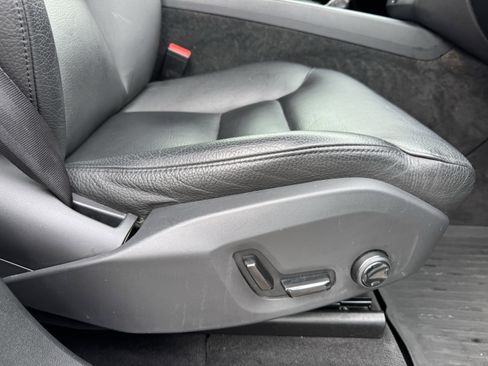 Used 2018 Volvo XC60 T6 Momentum w/ Advanced Package image 40