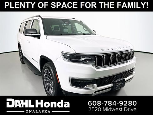 Used 2024 Jeep Wagoneer L Series II w/ Flexible Seating Group AWD/4WD image 1