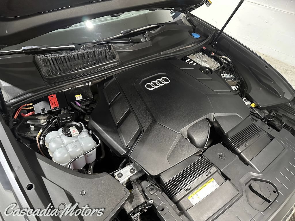 Used 2019 Audi Q8 Prestige w/ Luxury Package AWD/4WD image 36