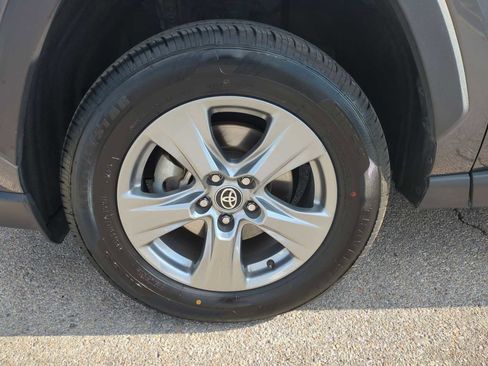 Used 2024 Toyota RAV4 XLE FWD image 32