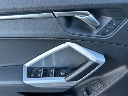 Used 2023 Audi Q3 2.0T Premium image 12