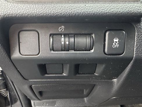 Used 2016 Subaru Crosstrek 2.0i Premium image 19