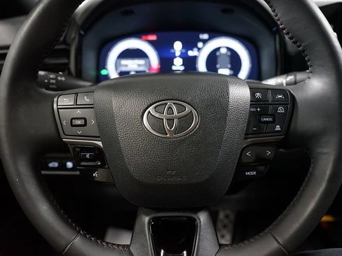 Used 2025 Toyota Camry XSE FWD image 12