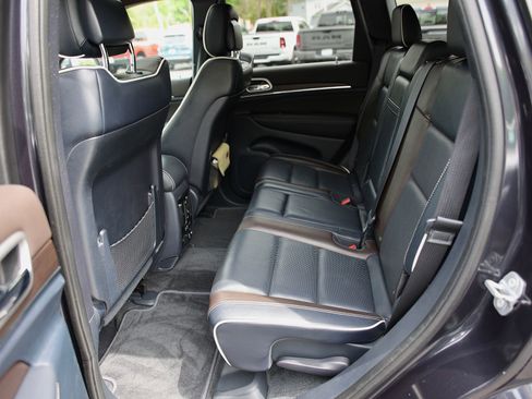 Used 2015 Jeep Grand Cherokee Overland w/ Mopar Chrome Edition Group AWD/4WD image 23