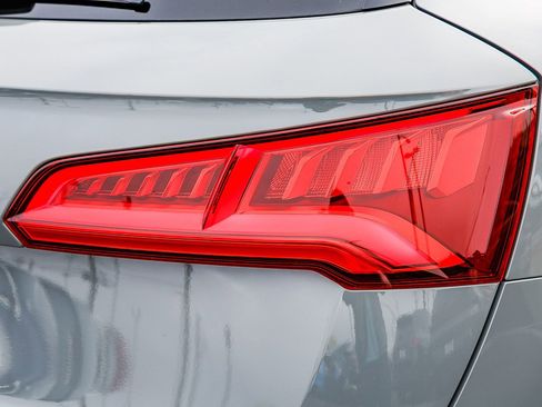 Used 2020 Audi SQ5 Premium Plus w/ Premium Plus Package image 8